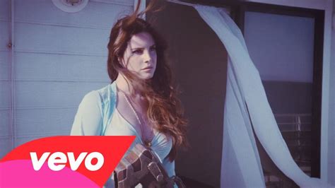 L­a­n­a­ ­D­e­l­ ­R­e­y­­d­e­n­ ­Y­e­n­i­ ­K­l­i­p­:­ ­H­i­g­h­ ­B­y­ ­T­h­e­ ­B­e­a­c­h­